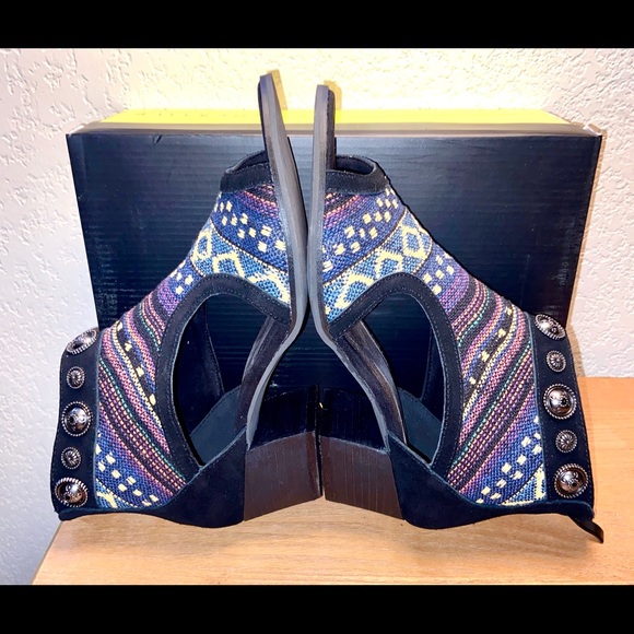 NIB-Very Volatile Western Leather Cutout Sandals - Picture 5 of 16